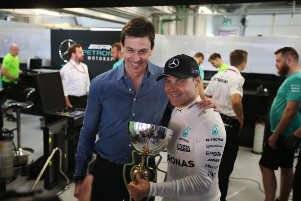 Sochi Autodrom, Sochi, Russia.
Sunday 30 April 2017.
Valtteri Bottas, Mercedes AMG, celebrates victory with Toto Wolff, Executive Director (Business), Mercedes AMG.
World Copyright: Coates/LAT Images
ref: Digital Image DJ5R9727 Sochi Autodrom, Sochi, Russia.
Sunday 30 April 2017.
Valtteri Bottas, Mercedes AMG, celebrates victory with Toto Wolff, Executive Director (Business), Mercedes AMG.
World Copyright: Coates/LAT Images
ref: Digital Image DJ5R9727