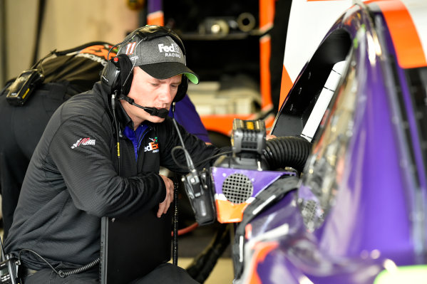 Monster Energy NASCAR Cup Series
First Data 500
Martinsville Speedway, Martinsville VA USA
Saturday 28 October 2017
Denny Hamlin, Joe Gibbs Racing, FedEx Walgreens Toyota Camry crew
World Copyright: Scott R LePage
LAT Images
ref: Digital Image lepage-171028-mart-3689 Monster Energy NASCAR Cup Series
First Data 500
Martinsville Speedway, Martinsville VA USA
Saturday 28 October 2017
Denny Hamlin, Joe Gibbs Racing, FedEx Walgreens Toyota Camry crew
World Copyright: Scott R LePage
LAT Images
ref: Digital Image lepage-171028-mart-3689