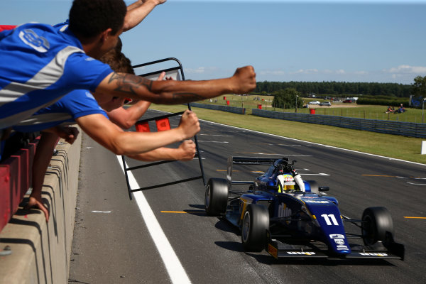 2016 BRDC F3 Championship,
Snetterton, Norfolk. 6th - 7th August 2016.
Ricky Collard (GBR) Carlin BRDC F3.
World Copyright: Ebrey / LAT Photographic. 2016 BRDC F3 Championship,
Snetterton, Norfolk. 6th - 7th August 2016.
Ricky Collard (GBR) Carlin BRDC F3.
World Copyright: Ebrey / LAT Photographic.
