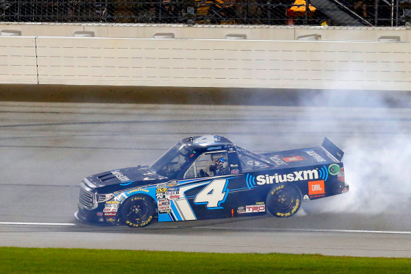 NASCAR Camping World Truck Series
TheHouse.com 225
Chicagoland Speedway, Joliet, IL USA
Friday 15 September 2017
Christopher Bell, SiriusXm Toyota Tundra celebrates his regular season win with a burnout
World Copyright: Russell LaBounty
LAT Images NASCAR Camping World Truck Series
TheHouse.com 225
Chicagoland Speedway, Joliet, IL USA
Friday 15 September 2017
Christopher Bell, SiriusXm Toyota Tundra celebrates his regular season win with a burnout
World Copyright: Russell LaBounty
LAT Images