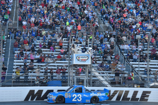 NASCAR Camping World Truck Series
Alpha Energy Solutions 250
Martinsville Speedway, Martinsville, VA USA
Saturday 1 April 2017
Chase Elliott
World Copyright: Nigel Kinrade/LAT Images
ref: Digital Image 17MART1mt1163 NASCAR Camping World Truck Series
Alpha Energy Solutions 250
Martinsville Speedway, Martinsville, VA USA
Saturday 1 April 2017
Chase Elliott
World Copyright: Nigel Kinrade/LAT Images
ref: Digital Image 17MART1mt1163