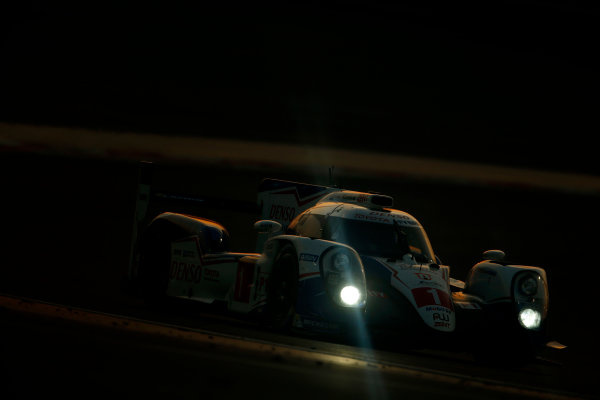 2015 FIA World Endurance Championship
Bahrain 6-Hours
Bahrain International Circuit, Bahrain
Saturday 21 November 2015.
Anthony Davidson, S?bastien Buemi, Kazuki Nakajima (#1 LMP1 Toyota Racing Toyota TS 040 Hybrid).
World Copyright: Alastair Staley/LAT Photographic
ref: Digital Image _79P1302