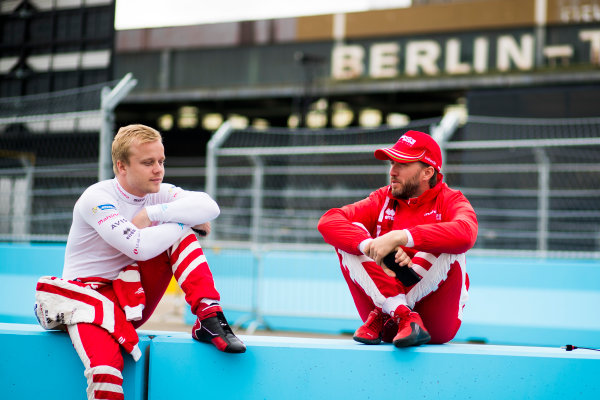 2016/2017 FIA Formula E Championship.
Round 7 - Berlin ePrix, Tempelhof Airport, Berlin, Germany.
Felix Rosenqvist (SWE), Mahindra Racing, Spark-Mahindra, Mahindra M3ELECTRO. & Nick Heidfeld (GER), Mahindra Racing, Spark-Mahindra, Mahindra M3ELECTRO.
Thursday 8 June 2017.
Photo: Sam Bloxham/LAT/Formula E
ref: Digital Image _W6I7114 2016/2017 FIA Formula E Championship.
Round 7 - Berlin ePrix, Tempelhof Airport, Berlin, Germany.
Felix Rosenqvist (SWE), Mahindra Racing, Spark-Mahindra, Mahindra M3ELECTRO. & Nick Heidfeld (GER), Mahindra Racing, Spark-Mahindra, Mahindra M3ELECTRO.
Thursday 8 June 2017.
Photo: Sam Bloxham/LAT/Formula E
ref: Digital Image _W6I7114