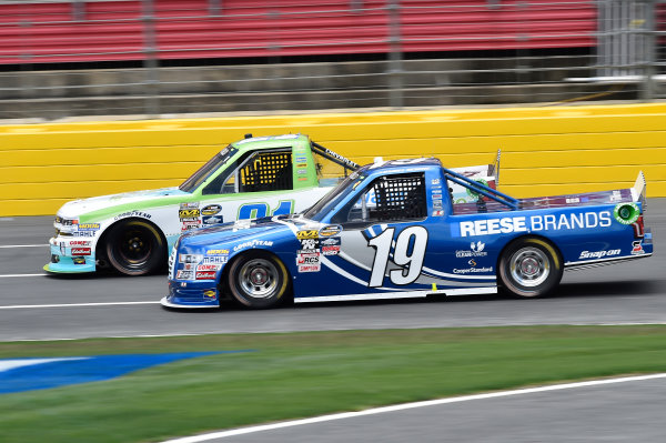 19-20 May, 2016, Concord, North Carolina, USA
Johnny Sauter (21), Daniel Hemric (19)
?2016, John Harrelson / LAT Photo USA 19-20 May, 2016, Concord, North Carolina, USA
Johnny Sauter (21), Daniel Hemric (19)
?2016, John Harrelson / LAT Photo USA