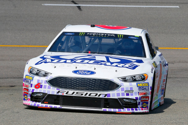 Monster Energy NASCAR Cup Series
Toyota Owners 400
Richmond International Raceway, Richmond, VA USA
Friday 28 April 2017
Trevor Bayne, Roush Fenway Racing, AdvoCare Ford Fusion
World Copyright: Russell LaBounty
LAT Images
ref: Digital Image 17RIC1Jrl_0716