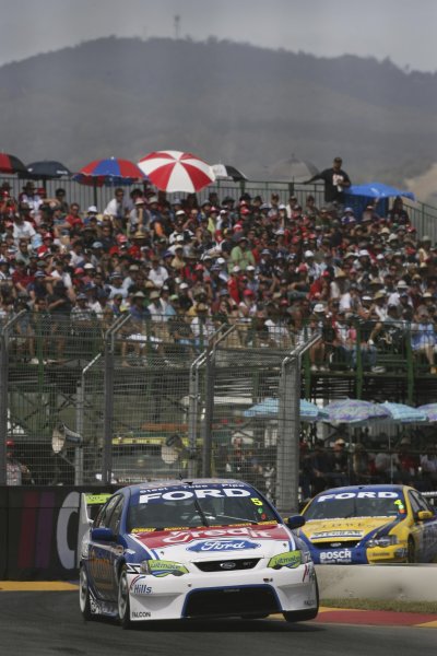 2007 Australian V8 Supercars - Clipsal 500.
Adelaide, Australia. 1st - 4th March 2007.
Mark Winterbottom (Ford Performance Racing Ford Falcon BF). Action.
World Copyright: Mark Horsburgh/LAT Photographic
ref: Digital Image Winterbottom-RD01-07-1981
2007 Australian V8 Supercars - Clipsal 500.
Adelaide, Australia. 1st - 4th March 2007.
Mark Winterbottom (Ford Performance Racing Ford Falcon BF). Action.
World Copyright: Mark Horsburgh/LAT Photographic
ref: Digital Image Winterbottom-RD01-07-1981