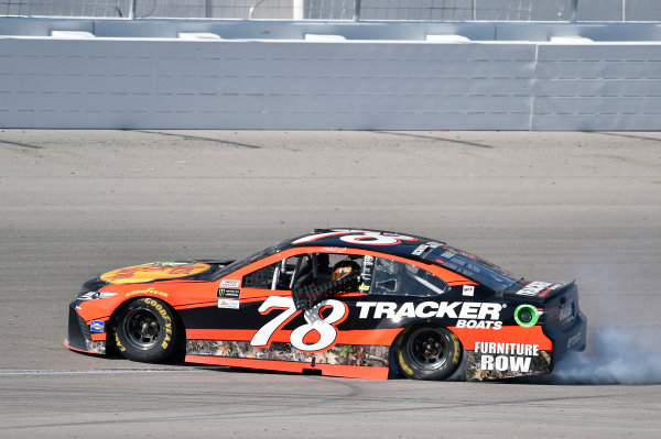 2017 Monster Energy NASCAR Cup Series - Kobalt 400
Las Vegas Motor Speedway - Las Vegas, NV USA
Sunday 12 March 2017
Martin Truex Jr, Bass Pro Shops/TRACKER BOATS Toyota Camry celebrates his win with a burnout
World Copyright: Nigel Kinrade/LAT Images
ref: Digital Image 17LAS1nk07753 2017 Monster Energy NASCAR Cup Series - Kobalt 400
Las Vegas Motor Speedway - Las Vegas, NV USA
Sunday 12 March 2017
Martin Truex Jr, Bass Pro Shops/TRACKER BOATS Toyota Camry celebrates his win with a burnout
World Copyright: Nigel Kinrade/LAT Images
ref: Digital Image 17LAS1nk07753