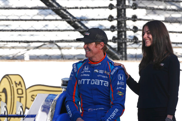 Verizon IndyCar Series
Indianapolis 500 Qualifying
Indianapolis Motor Speedway, Indianapolis, IN USA
Monday 22 May 2017
Scott Dixon, Chip Ganassi Racing Teams Honda poses for front row photos with Tessa Ganassi
World Copyright: Phillip Abbott
LAT Images
ref: Digital Image abbott_indyQ_0517_21527 Verizon IndyCar Series
Indianapolis 500 Qualifying
Indianapolis Motor Speedway, Indianapolis, IN USA
Monday 22 May 2017
Scott Dixon, Chip Ganassi Racing Teams Honda poses for front row photos with Tessa Ganassi
World Copyright: Phillip Abbott
LAT Images
ref: Digital Image abbott_indyQ_0517_21527