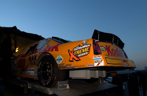 The #4 Monte Carle of Bobby Hamilton,Jr. is unloaded from the hauler at 7:00 am is dawn breaks the Atlanta sky.
NASCAR Winston Cup NAPA 500 18 November,2001 Atlanta Motor Speedway, Hampton,GA, USA Copyright-F
Peirce Williams 2001 LAT PHOTOGRAPHIC The #4 Monte Carle of Bobby Hamilton,Jr. is unloaded from the hauler at 7:00 am is dawn breaks the Atlanta sky.
NASCAR Winston Cup NAPA 500 18 November,2001 Atlanta Motor Speedway, Hampton,GA, USA Copyright-F
Peirce Williams 2001 LAT PHOTOGRAPHIC