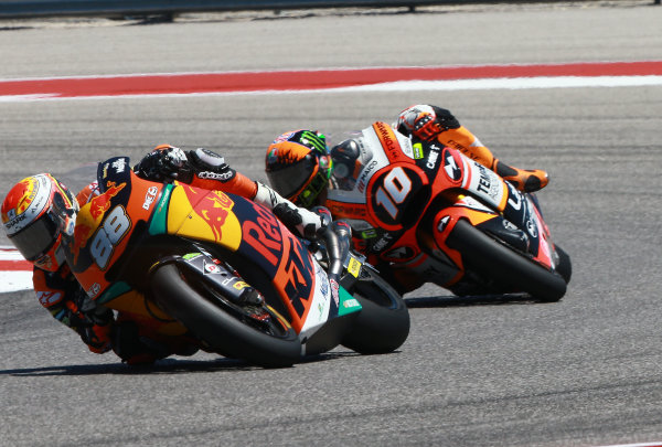 2017 Moto2 Championship - Round 3
Circuit of the Americas, Austin, Texas, USA
Sunday 23 April 2017
Ricard Cardus, Red Bull KTM Ajo, Luca Marini, Forward Racing
World Copyright: Gold and Goose Photography/LAT Images
ref: Digital Image Moto2-R-500-2895