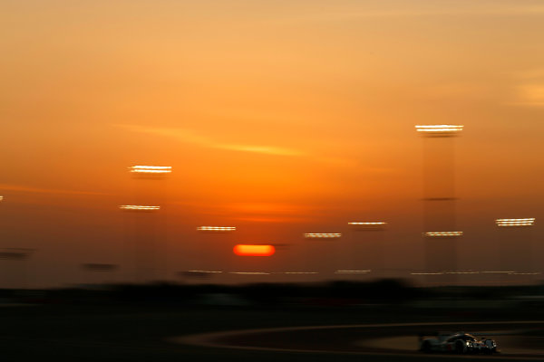 2015 FIA World Endurance Championship
Bahrain 6-Hours
Bahrain International Circuit, Bahrain
Saturday 21 November 2015.Timo Bernhard, Mark Webber, Brendon Hartley (#17 LMP1 Porsche AG Porsche 919 Hybrid).
World Copyright: Alastair Staley/LAT Photographic
ref: Digital Image _R6T0252