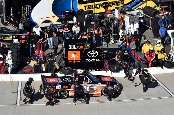 1-2 April, 2016, Martinsville, Virginia USA
Christopher Bell (4) makes a pit stop.
?2016, John Harrelson / LAT Photo USA
1-2 April, 2016, Martinsville, Virginia USA
Christopher Bell (4) makes a pit stop.
?2016, John Harrelson / LAT Photo USA