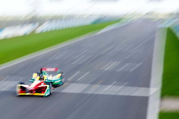 FIA Formula E Second Pre-Season Testing Event.
Daniel Abt, ABT Schaeffler Audi Sport, Spark-Abt Sportsline.
Donington Park Racecourse,
Derby, United Kingdom.
Wednesday 7 September 2016.
Photo: Adam Warner / LAT
ref: Digital Image _L5R3441
FIA Formula E Second Pre-Season Testing Event.
Daniel Abt, ABT Schaeffler Audi Sport, Spark-Abt Sportsline.
Donington Park Racecourse,
Derby, United Kingdom.
Wednesday 7 September 2016.
Photo: Adam Warner / LAT
ref: Digital Image _L5R3441