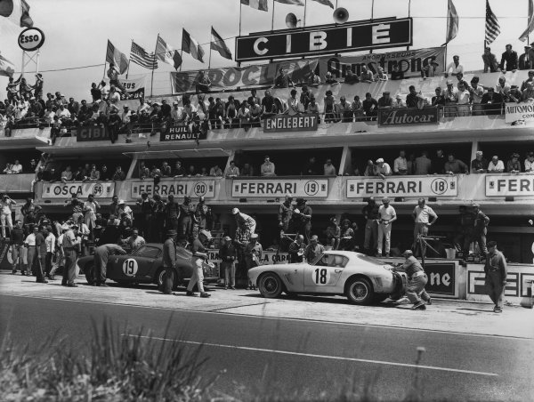 1960 Le Mans 24 hours.
Le Mans, France. 25th - 26th June 1960.
Ed Hugus / Augie Pabst (Ferrari 250 GT SWB), 7th position and George Arents / Alan Connell (Ferrari 250 GT SWB), 5th position, in the pits, action.
World Copyright: LAT Photographic.
Ref: B/WPRINT. 1960 Le Mans 24 hours.
Le Mans, France. 25th - 26th June 1960.
Ed Hugus / Augie Pabst (Ferrari 250 GT SWB), 7th position and George Arents / Alan Connell (Ferrari 250 GT SWB), 5th position, in the pits, action.
World Copyright: LAT Photographic.
Ref: B/WPRINT.