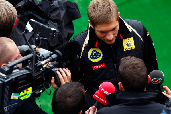 Spa-Francorchamps, Spa, Belgium
25th August 2011.
Vitaly Petrov, Lotus Renault GP R31 being interviewed.
World Copyright: Charles Coates/LAT Photographic
ref: Digital Image _X5J8220 Spa-Francorchamps, Spa, Belgium
25th August 2011.
Vitaly Petrov, Lotus Renault GP R31 being interviewed.
World Copyright: Charles Coates/LAT Photographic
ref: Digital Image _X5J8220