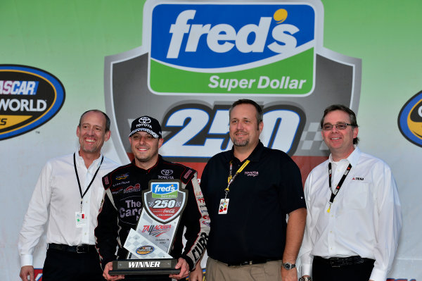 October 18-19, 2013, Talladega, Alabama USA
Johnny Sauter in Victory Lane
© 2013, Brian Czobat
LAT Photo USA
October 18-19, 2013, Talladega, Alabama USA
Johnny Sauter in Victory Lane
© 2013, Brian Czobat
LAT Photo USA