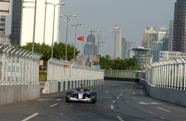 2004 Petronas Shanghai International Race Festival (DTM)
Shanghai, China. 17th - 18th July.
Neel Jani in a Formula 1 Sauber Petronas C23 in action on the streets in a demonstration run.
World Copyright: Andre Irlmeier/LAT Photographic
ref: Digital Image Only
2004 Petronas Shanghai International Race Festival (DTM)
Shanghai, China. 17th - 18th July.
Neel Jani in a Formula 1 Sauber Petronas C23 in action on the streets in a demonstration run.
World Copyright: Andre Irlmeier/LAT Photographic
ref: Digital Image Only