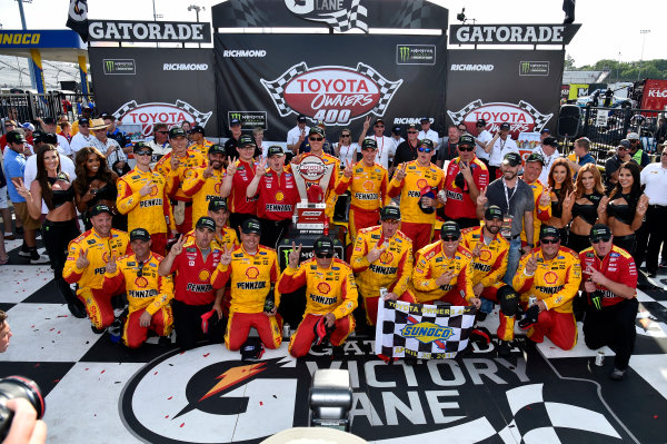 Monster Energy NASCAR Cup Series
Toyota Owners 400
Richmond International Raceway, Richmond, VA USA
Sunday 30 April 2017
Joey Logano, Team Penske, Shell Pennzoil Ford Fusion wins.
World Copyright: Rusty Jarrett
LAT Images
ref: Digital Image 17RIC1rj_4440 Monster Energy NASCAR Cup Series
Toyota Owners 400
Richmond International Raceway, Richmond, VA USA
Sunday 30 April 2017
Joey Logano, Team Penske, Shell Pennzoil Ford Fusion wins.
World Copyright: Rusty Jarrett
LAT Images
ref: Digital Image 17RIC1rj_4440