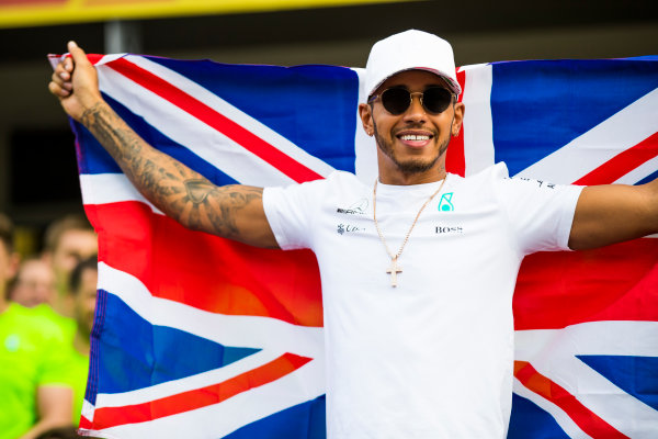 Autodromo Hermanos Rodriguez, Mexico City, Mexico.
Sunday 29 October 2017.
Lewis Hamilton, Mercedes AMG, celebrates his 4th World Championship with the Mercedes AMG Team.
World Copyright: Sam Bloxham/LAT Images
ref: Digital Image _J6I0844 Autodromo Hermanos Rodriguez, Mexico City, Mexico.
Sunday 29 October 2017.
Lewis Hamilton, Mercedes AMG, celebrates his 4th World Championship with the Mercedes AMG Team.
World Copyright: Sam Bloxham/LAT Images
ref: Digital Image _J6I0844