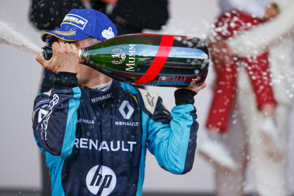 2016/2017 FIA Formula E Championship.
Monte-Carlo, Monaco
Saturday 13 May 2017.
Sebastien Buemi (SUI), Renault e.Dams, Spark-Renault, Renault Z.E 16, sprays the champagne on the podium.
Photo: Alastair Staley/LAT/Formula E
ref: Digital Image _X0W1365