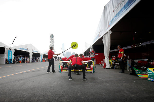 FIA Formula E Hong Kong e-Prix.
The Race.
Lucas Di Grassi (BRA), ABT Schaeffler Audi Sport, Spark-Abt Sportsline, ABT Schaeffler FE02 pits during the race to replace his frong wing.
Hong Kong Harbour, Hong Kong, Asia.
Sunday 9 October 2016.
Photo: Adam Warner / FE / LAT
ref: Digital Image _L5R8169
