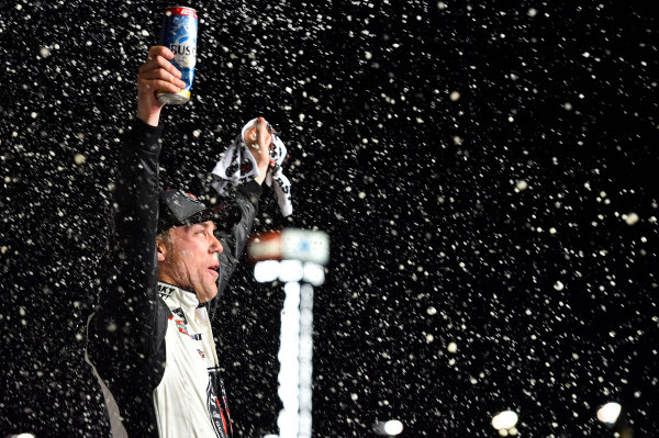 Monster Energy NASCAR Cup Series
Folds of Honor Quik Trip 500
Atlanta Motor Speedway, Hampton, GA USA
Sunday 25 February 2018
Kevin Harvick, Stewart-Haas Racing, Jimmy John's Ford Fusion celebrates his win
World Copyright: Nigel Kinrade
NKP / LAT Images Monster Energy NASCAR Cup Series
Folds of Honor Quik Trip 500
Atlanta Motor Speedway, Hampton, GA USA
Sunday 25 February 2018
Kevin Harvick, Stewart-Haas Racing, Jimmy John's Ford Fusion celebrates his win
World Copyright: Nigel Kinrade
NKP / LAT Images