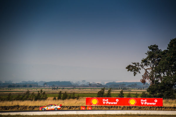 2017 Supercars Championship Round 2. 
Tasmania SuperSprint, Simmons Plains Raceway, Tasmania, Australia.
Friday April 7th to Sunday April 9th 2017.
Fabian Coulthard drives the #12 Shell V-Power Racing Team Ford Falcon FGX.
World Copyright: Daniel Kalisz/LAT Images
Ref: Digital Image 070417_VASCR2_DKIMG_1567.JPG