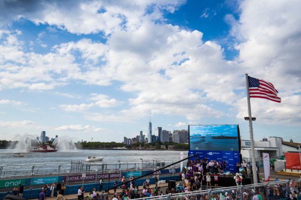 2016/2017 FIA Formula E Championship.
Round 9 - New York City ePrix, Brooklyn, New York, USA.
Saturday 15 July 2017.
Sam Bird (GBR), DS Virgin Racing, Spark-Citroen, Virgin DSV-02,Jean-Eric Vergne (FRA), Techeetah, Spark-Renault, Renault Z.E 16, and Stephane Sarrazin (FRA), Techeetah, Spark-Renault, Renault Z.E 16, celerate on the podium.
Photo: Sam Bloxham/LAT/Formula E
ref: Digital Image _W6I2870 2016/2017 FIA Formula E Championship.
Round 9 - New York City ePrix, Brooklyn, New York, USA.
Saturday 15 July 2017.
Sam Bird (GBR), DS Virgin Racing, Spark-Citroen, Virgin DSV-02,Jean-Eric Vergne (FRA), Techeetah, Spark-Renault, Renault Z.E 16, and Stephane Sarrazin (FRA), Techeetah, Spark-Renault, Renault Z.E 16, celerate on the podium.
Photo: Sam Bloxham/LAT/Formula E
ref: Digital Image _W6I2870