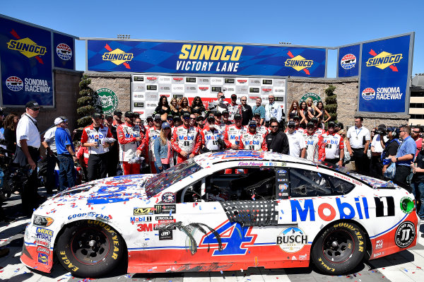 Monster Energy NASCAR Cup Series
Toyota/Save Mart 350
Sonoma Raceway, Sonoma, CA USA
Sunday 25 June 2017
Kevin Harvick, Stewart-Haas Racing, Mobil 1 Ford Fusion wins Sonoma.
World Copyright: Rusty Jarrett
LAT Images Monster Energy NASCAR Cup Series
Toyota/Save Mart 350
Sonoma Raceway, Sonoma, CA USA
Sunday 25 June 2017
Kevin Harvick, Stewart-Haas Racing, Mobil 1 Ford Fusion wins Sonoma.
World Copyright: Rusty Jarrett
LAT Images