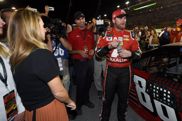 Monster Energy NASCAR Cup Series
Ford EcoBoost 400
Homestead-Miami Speedway, Homestead, FL USA
Sunday 19 November 2017
Dale Earnhardt Jr, Hendrick Motorsports, Axalta Chevrolet SS, and Wife Amy Reimann Earnhardt.
World Copyright: John K Harrelson
LAT Images