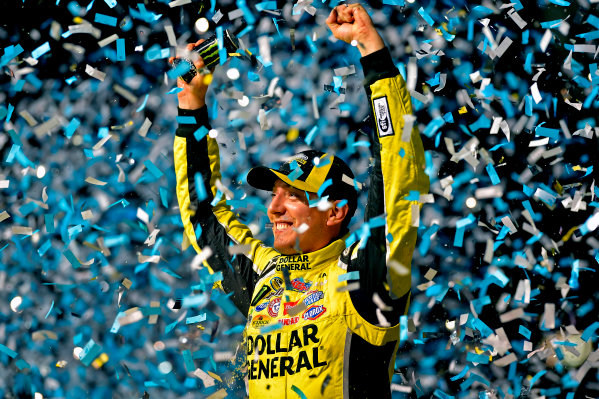 September 13, 2013, Joliet, Illinois USA
Kyle Busch celebrates in Victory Lane
© 2013, Brian Czobat
LAT Photo USA
September 13, 2013, Joliet, Illinois USA
Kyle Busch celebrates in Victory Lane
© 2013, Brian Czobat
LAT Photo USA