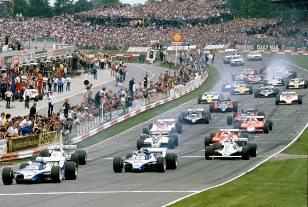 1980 British Grand Prix.
Brands Hatch, England.
11-13 July 1980.
Didier Pironi leads team mate Jacques Lafitte (Both Ligier JS11/15 Ford's), Alan Jones, Carlos Reutemann (Both Williams FW07B's), Nelson Piquet (Brabham BT49 Ford) and Bruno Giacomelli (Alfa Romeo 179) at the start.
Ref-80 GB 09.
World Copyright - LAT Photographic

