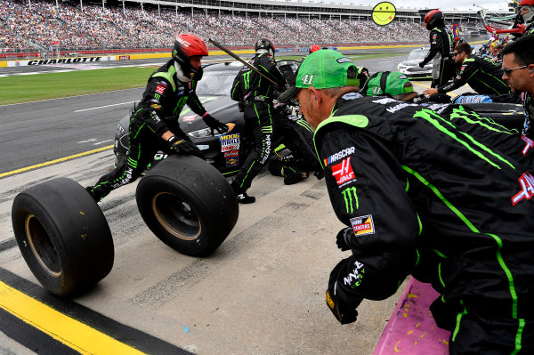 Monster Energy NASCAR Cup Series
Bank of America 500
Charlotte Motor Speedway, Concord, NC
Sunday 8 October 2017
Kurt Busch, Stewart-Haas Racing, Monster Energy/Haas Automation Ford Fusion
World Copyright: Rusty Jarrett
LAT Images Monster Energy NASCAR Cup Series
Bank of America 500
Charlotte Motor Speedway, Concord, NC
Sunday 8 October 2017
Kurt Busch, Stewart-Haas Racing, Monster Energy/Haas Automation Ford Fusion
World Copyright: Rusty Jarrett
LAT Images