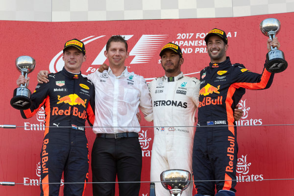 Suzuka Circuit, Japan.
Sunday 8 October 2017.
Max Verstappen, Red Bull, 2nd Position, James Vowles, Chief Strategist, Mercedes AMG, Lewis Hamilton, Mercedes AMG, 1st Position, and Daniel Ricciardo, Red Bull Racing, 3rd Position, on the podium.
World Copyright: Steve Etherington/LAT Images 
ref: Digital Image SNE15000