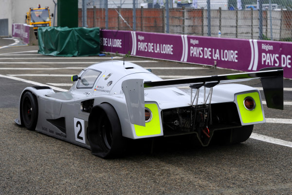 Circuit de La Sarthe, Le Mans, France. 6th - 13th June 2010.
Bob Berridge, Sauber Mercedes C11, 12th position, heads in to the pits with a puncture during the Group C support race. Action. Pit Stops. 
World Copyright: Jeff Bloxham/LAT Photographic
Digital Image DSC_9520
jpg