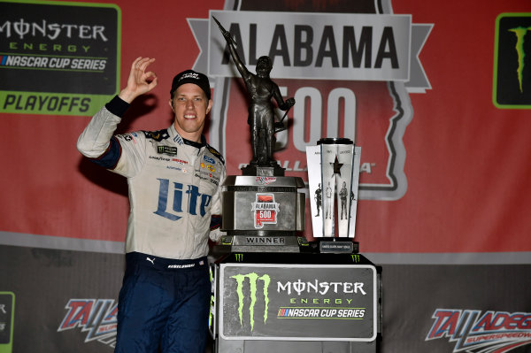 Monster Energy NASCAR Cup Series
Alabama 500
Talladega Superspeedway
Talladega, AL USA
Sunday 15 October 2017
Brad Keselowski, Team Penske, Miller Lite Ford Fusion celebrates his win in Victory Lane
World Copyright: Nigel Kinrade
LAT Images