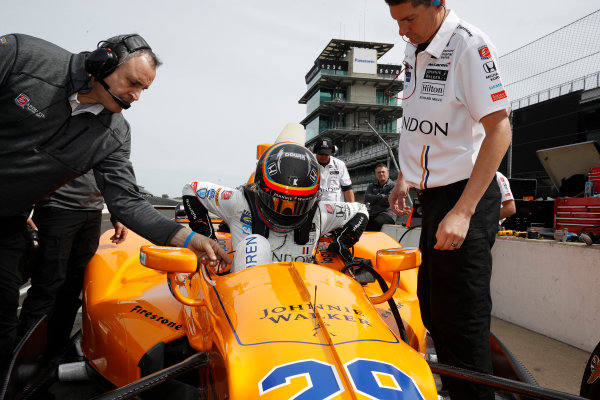 Verizon IndyCar Series
Fernando Alonso Test for Indianapolis 500
Indianapolis Motor Speedway, Indianapolis, IN USA
Wednesday 3 May 2017
Fernando Alonso turns his first career laps on an oval in preparation for his Indianapolis 500 debut.
World Copyright: Michael L. Levitt
LAT Images Verizon IndyCar Series
Fernando Alonso Test for Indianapolis 500
Indianapolis Motor Speedway, Indianapolis, IN USA
Wednesday 3 May 2017
Fernando Alonso turns his first career laps on an oval in preparation for his Indianapolis 500 debut.
World Copyright: Michael L. Levitt
LAT Images
