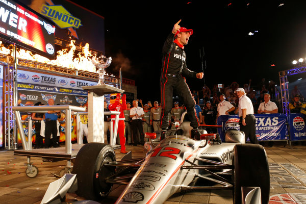 Verizon IndyCar Series
Rainguard Water Sealers 600
Texas Motor Speedway, Ft. Worth, TX USA
Saturday 10 June 2017
Will Power, Team Penske Team Penske Chevrolet celebrates in victory
World Copyright: Phillip Abbott
LAT Images
ref: Digital Image abbott_texas_0617_6104 Verizon IndyCar Series
Rainguard Water Sealers 600
Texas Motor Speedway, Ft. Worth, TX USA
Saturday 10 June 2017
Will Power, Team Penske Team Penske Chevrolet celebrates in victory
World Copyright: Phillip Abbott
LAT Images
ref: Digital Image abbott_texas_0617_6104