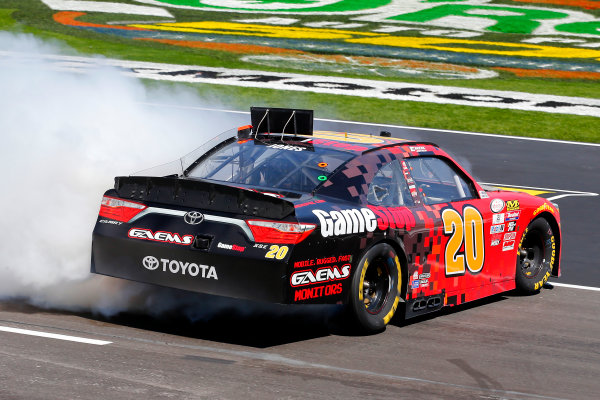 2017 NASCAR Xfinity Series
My Bariatric Solutions 300
Texas Motor Speedway, Fort Worth, TX USA
Saturday 8 April 2017
Erik Jones, Game Stop/ GAEMS Toyota Camry celebrates his win with a burnout
World Copyright: Russell LaBounty/LAT Images
ref: Digital Image 17TEX1rl_2539