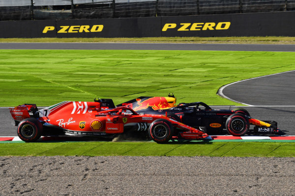 Kimi Raikkonen, Ferrari SF71H a Max Verstappen, bitka RedBull Racing RB14