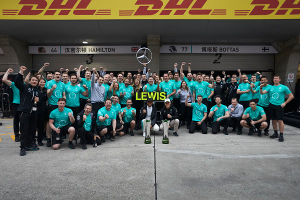 Shanghai International Circuit, Shanghai, China.
Sunday 9 April 2017.
Lewis Hamilton, Mercedes AMG, 1st Position, Valtteri Bottas, Mercedes AMG, and the Mercedes team celebrate victory.
World Copyright: Steve Etherington/LAT Images
ref: Digital Image SNE19077 Shanghai International Circuit, Shanghai, China.
Sunday 9 April 2017.
Lewis Hamilton, Mercedes AMG, 1st Position, Valtteri Bottas, Mercedes AMG, and the Mercedes team celebrate victory.
World Copyright: Steve Etherington/LAT Images
ref: Digital Image SNE19077