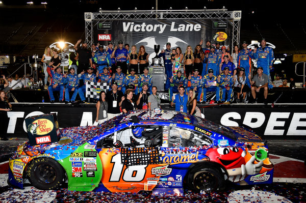Monster Energy NASCAR Cup Series
Bass Pro Shops NRA Night Race
Bristol Motor Speedway, Bristol, TN USA
Saturday 19 August 2017
Kyle Busch, Joe Gibbs Racing, M&M's Caramel Toyota Camry wins
World Copyright: Rusty Jarrett
LAT Images Monster Energy NASCAR Cup Series
Bass Pro Shops NRA Night Race
Bristol Motor Speedway, Bristol, TN USA
Saturday 19 August 2017
Kyle Busch, Joe Gibbs Racing, M&M's Caramel Toyota Camry wins
World Copyright: Rusty Jarrett
LAT Images