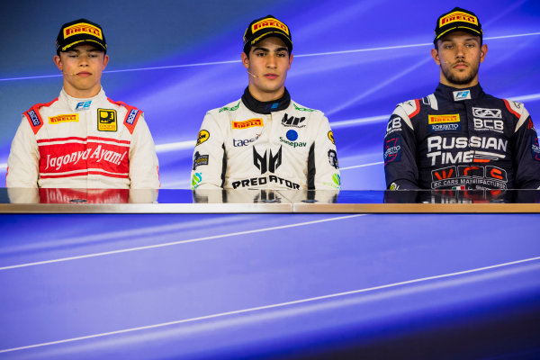 2017 FIA Formula 2 Round 8.
Spa-Francorchamps, Spa, Belgium.
Sunday 27 August 2017.
Nyck De Vries (NED, Racing Engineering), Sergio Sette Camara (BRA, MP Motorsport), Luca Ghiotto (ITA, RUSSIAN TIME).
Photo: Zak Mauger/FIA Formula 2.
ref: Digital Image _56I3533 2017 FIA Formula 2 Round 8.
Spa-Francorchamps, Spa, Belgium.
Sunday 27 August 2017.
Nyck De Vries (NED, Racing Engineering), Sergio Sette Camara (BRA, MP Motorsport), Luca Ghiotto (ITA, RUSSIAN TIME).
Photo: Zak Mauger/FIA Formula 2.
ref: Digital Image _56I3533