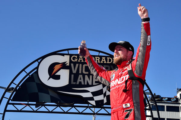 2017 NASCAR Xfinity Series
DC Solar 200
Phoenix International Raceway, Avondale, AZ USA
Saturday 18 March 2017
Justin Allgaier in victory lane
World Copyright: Rusty Jarrett/LAT Images
ref: Digital Image 17PHX1rj_2400 2017 NASCAR Xfinity Series
DC Solar 200
Phoenix International Raceway, Avondale, AZ USA
Saturday 18 March 2017
Justin Allgaier in victory lane
World Copyright: Rusty Jarrett/LAT Images
ref: Digital Image 17PHX1rj_2400