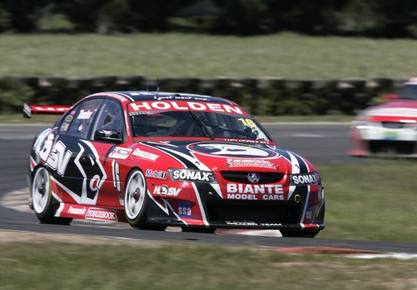 2005 Australian V8 Supercars
Symmons Plains Raceway, Australia. 11th - 13th November 2005
Race winner Garth Tander (HSV Dealer Team Holden Commodore VZ). Action.
World Copyright: Mark Horsburgh / LAT Photographic
ref: 05AusV8SP37 2005 Australian V8 Supercars
Symmons Plains Raceway, Australia. 11th - 13th November 2005
Race winner Garth Tander (HSV Dealer Team Holden Commodore VZ). Action.
World Copyright: Mark Horsburgh / LAT Photographic
ref: 05AusV8SP37