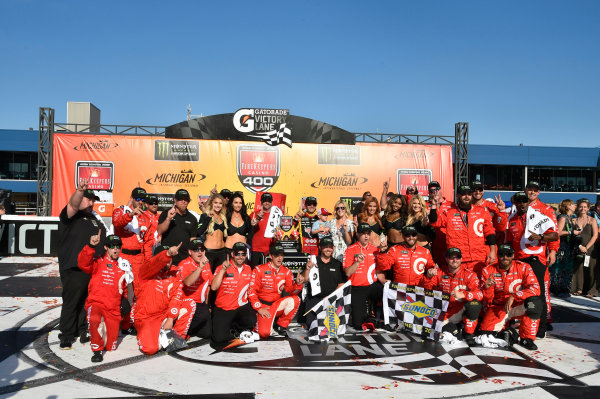Monster Energy NASCAR Cup Series
FireKeepers Casino 400
Michigan International Speedway, Brooklyn, MI USA
Sunday 18 June 2017
Kyle Larson, Chip Ganassi Racing, Cars 3 Target Chevrolet SS celebrates his win in Victory Lane
World Copyright: Nigel Kinrade
LAT Images Monster Energy NASCAR Cup Series
FireKeepers Casino 400
Michigan International Speedway, Brooklyn, MI USA
Sunday 18 June 2017
Kyle Larson, Chip Ganassi Racing, Cars 3 Target Chevrolet SS celebrates his win in Victory Lane
World Copyright: Nigel Kinrade
LAT Images