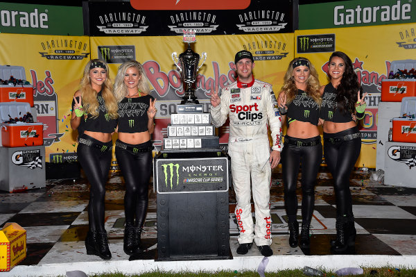 Monster Energy NASCAR Cup Series
Bojangles' Southern 500
Darlington Raceway, Darlington, SC USA
Sunday 3 September 2017
Denny Hamlin, Joe Gibbs Racing, Sport Clips Toyota Camry wins.
World Copyright: Rusty Jarrett
LAT Images Monster Energy NASCAR Cup Series
Bojangles' Southern 500
Darlington Raceway, Darlington, SC USA
Sunday 3 September 2017
Denny Hamlin, Joe Gibbs Racing, Sport Clips Toyota Camry wins.
World Copyright: Rusty Jarrett
LAT Images