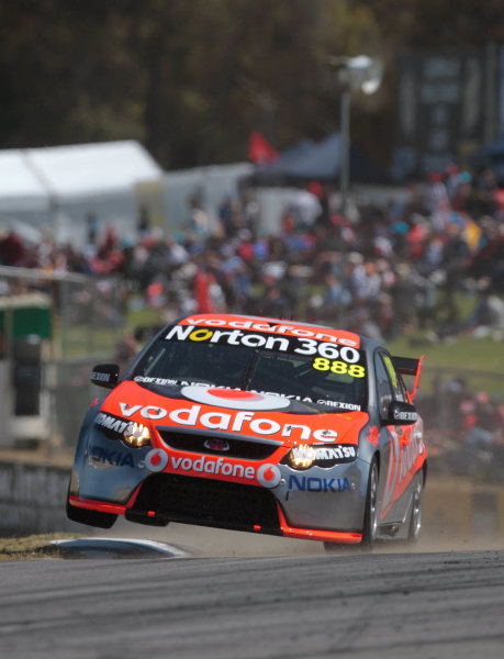 Big Pond 300, Barbagallo Raceway, Wanneroo.
Australia. 20th - 22nd November 2009.
Car 888, Craig Lowndes, Falcon FG, Ford, T8, TeamVodafone, Triple Eight Race Engineering, Triple Eight Racing.
World Copyright: Mark Horsburgh/LAT Photographic
ref: 888-Lowndes-EV13-09-1474