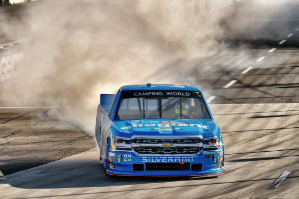 NASCAR Camping World Truck Series
Alpha Energy Solutions 250
Martinsville Speedway, Martinsville, VA USA
Saturday 1 April 2017
Chase Elliott celebrates his victory
World Copyright: Scott R LePage/LAT Images
ref: Digital Image lepage-170401-mv-3093s NASCAR Camping World Truck Series
Alpha Energy Solutions 250
Martinsville Speedway, Martinsville, VA USA
Saturday 1 April 2017
Chase Elliott celebrates his victory
World Copyright: Scott R LePage/LAT Images
ref: Digital Image lepage-170401-mv-3093s