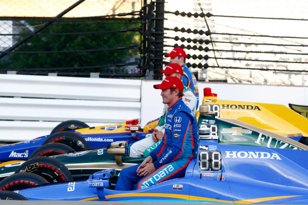 Verizon IndyCar Series
Indianapolis 500 Qualifying
Indianapolis Motor Speedway, Indianapolis, IN USA
Monday 22 May 2017
Scott Dixon, Chip Ganassi Racing Teams Honda, Ed Carpenter, Ed Carpenter Racing Chevrolet, Alexander Rossi, Andretti Herta Autosport with Curb-Agajanian Honda
World Copyright: Phillip Abbott
LAT Images
ref: Digital Image abbott_indyQ_0517_21631 Verizon IndyCar Series
Indianapolis 500 Qualifying
Indianapolis Motor Speedway, Indianapolis, IN USA
Monday 22 May 2017
Scott Dixon, Chip Ganassi Racing Teams Honda, Ed Carpenter, Ed Carpenter Racing Chevrolet, Alexander Rossi, Andretti Herta Autosport with Curb-Agajanian Honda
World Copyright: Phillip Abbott
LAT Images
ref: Digital Image abbott_indyQ_0517_21631